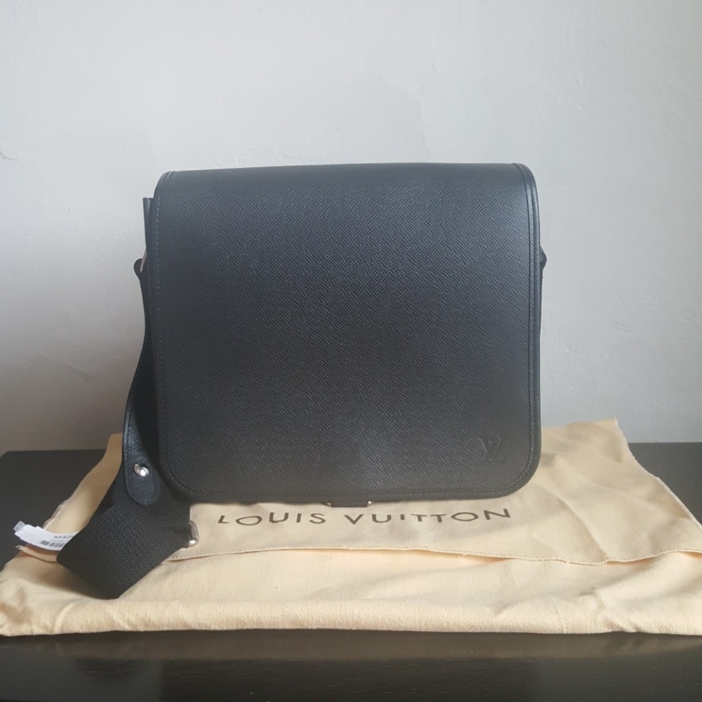 *Sold* Louis Vuitton Men's Messenger Bag